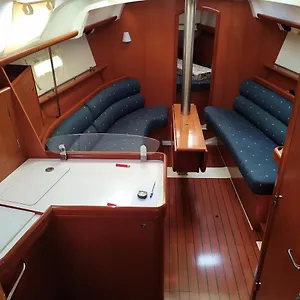  Botel Cruising Boat For Up To 6 People In Masnou Spain